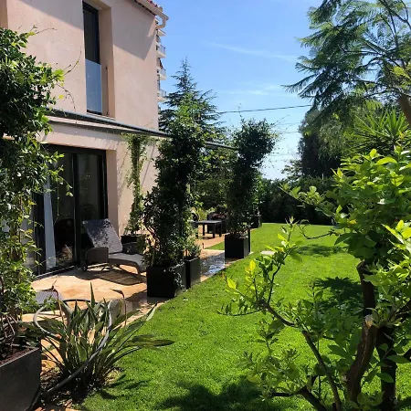 Séjour chez l'habitant Elimia Piscine Privée&chauffée