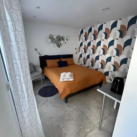 Séjour chez l'habitant Elimia Piscine Privée&chauffée *