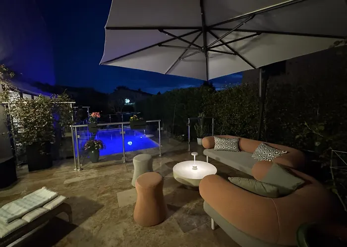 Pansiyon Elimia Piscine Privee & Chauffee Antibes