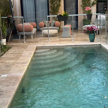 Elimia Piscine Privee & Chauffee Pansiyon Antibes