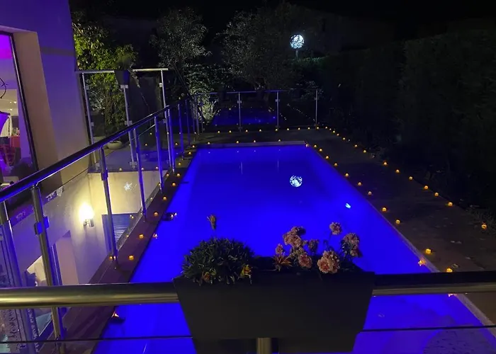 Rum i privatbostad Elimia Piscine Privee & Chauffee *