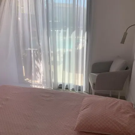 Elimia Piscine Privee & Chauffee Antibes